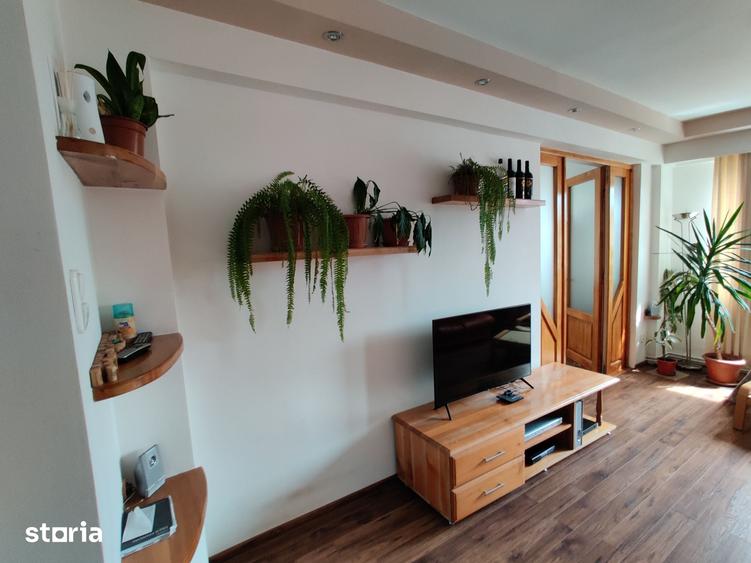 Apartament cu 4 camere în Zorilor