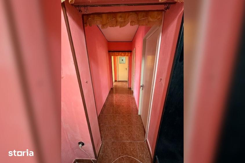 Apartament cu 3 camere decomandat în Valea Rosie