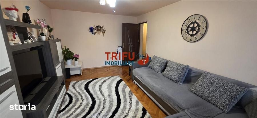 Apartament cu 3 camere decomandat în Cetate