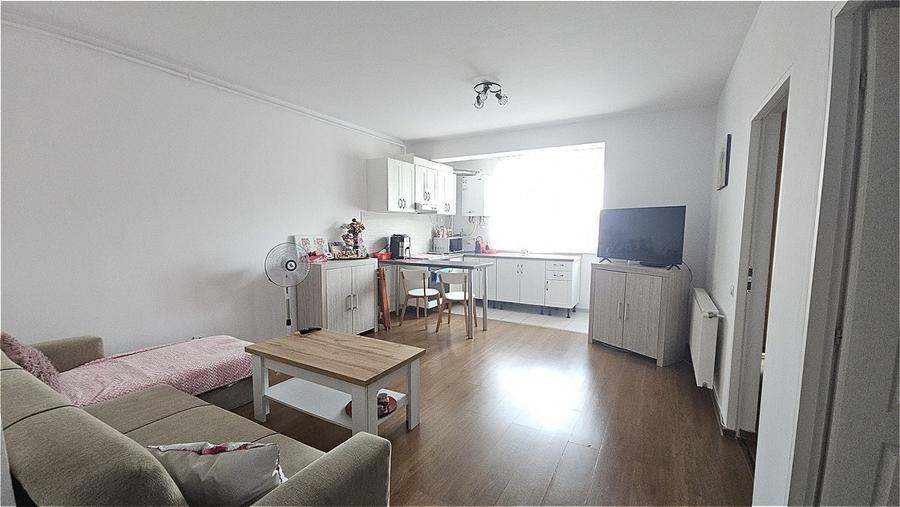 Apartament cu 2 camere semidecomandat, mobilat în Florești — fotografia 2