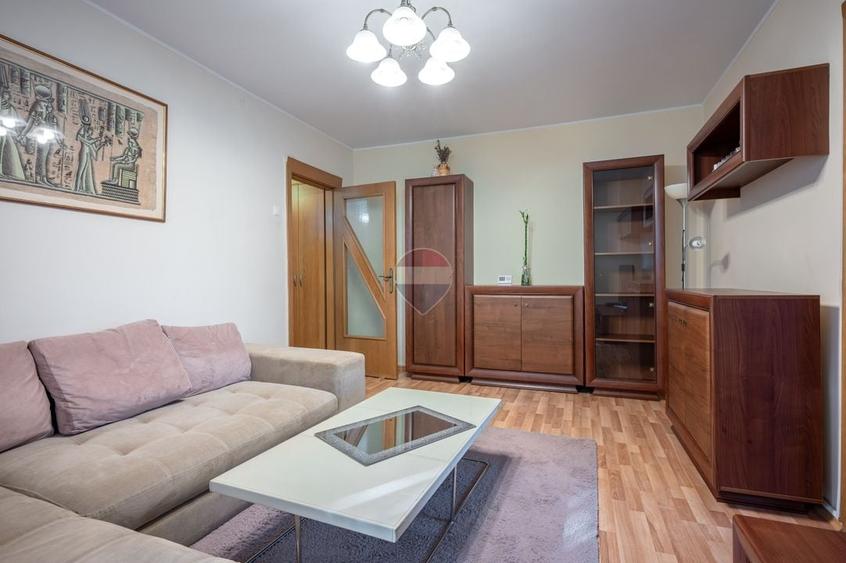 De închiriat apartament cu 3 camere și 2 parcări în Astra - 3