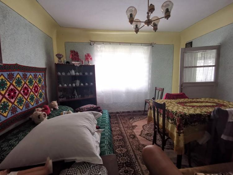 Casă individuală cu 3 camere cu Canalizare în Central