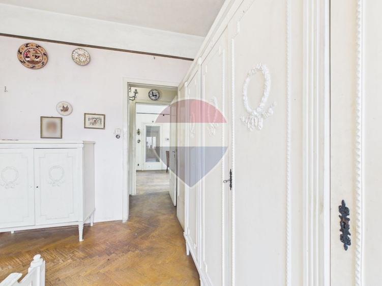 Apartament cu 4 camere semidecomandat în Ferdinand
