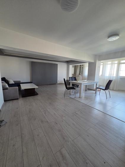 Apartament cu 2 camere decomandat în Independenței