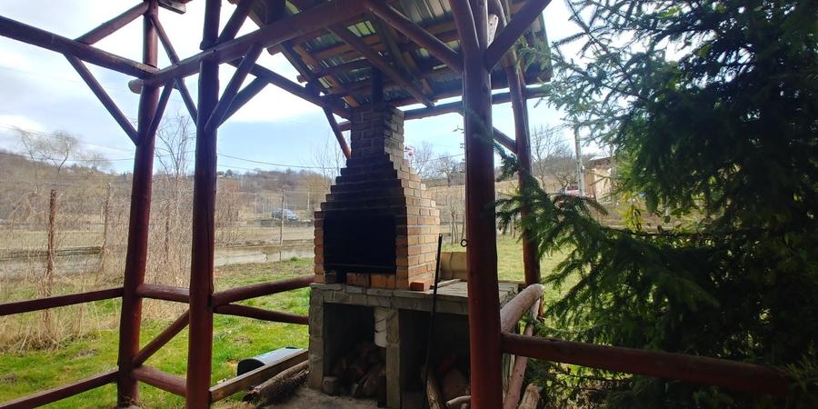 Casă individuală cu 8 camere cu Canalizare în Breaza