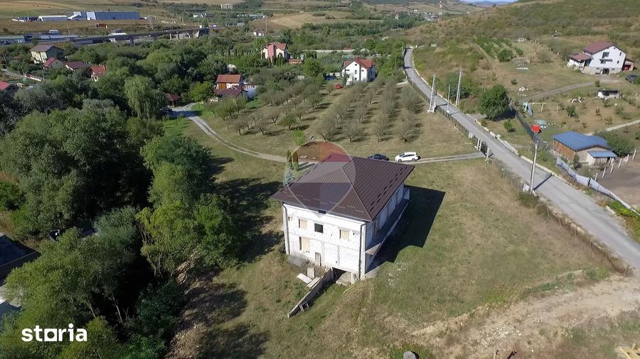 Spațiu comercial, de 563 mp, în Baciu