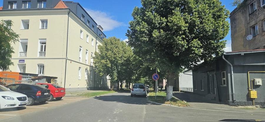 Spațiu comercial, de 90 mp, în Central