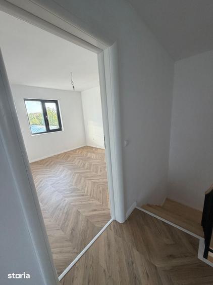 Casă cu 5 camere cu Teren 461 Mp în Domnești