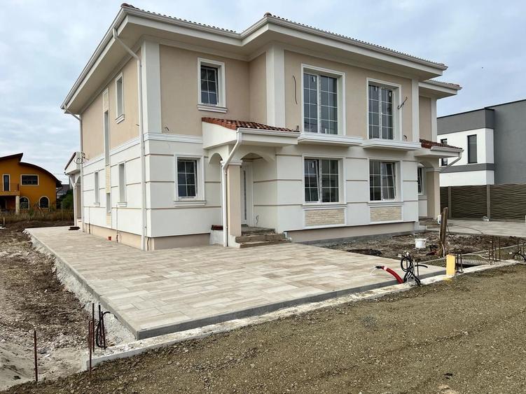 Casă individuală cu 5 camere cu Canalizare în Dumbrăvița