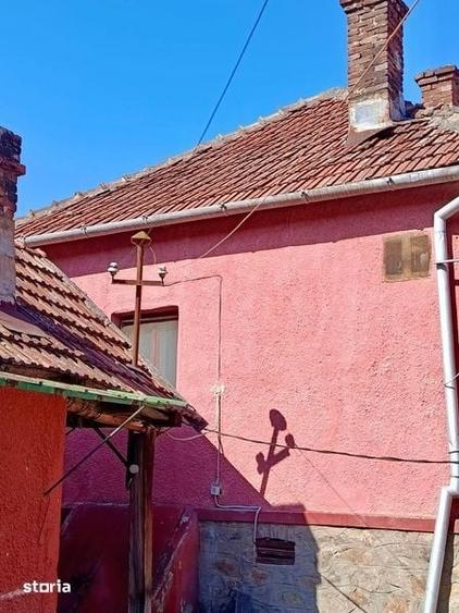 Casă cu 2 camere cu Teren 100 Mp în Central