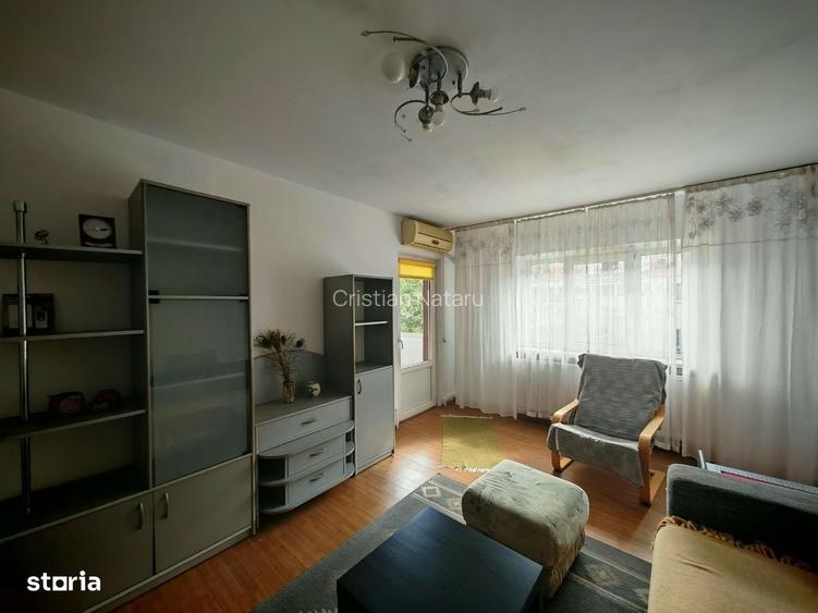 Decomandat, etaj 2/4, 3 camere, Lapus