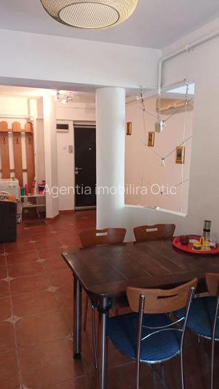 Agentie inchiriem apartament 3 camere Ultracentral-Str.Felix Aderca,-Asirom,Centrala ,AC,mobilat