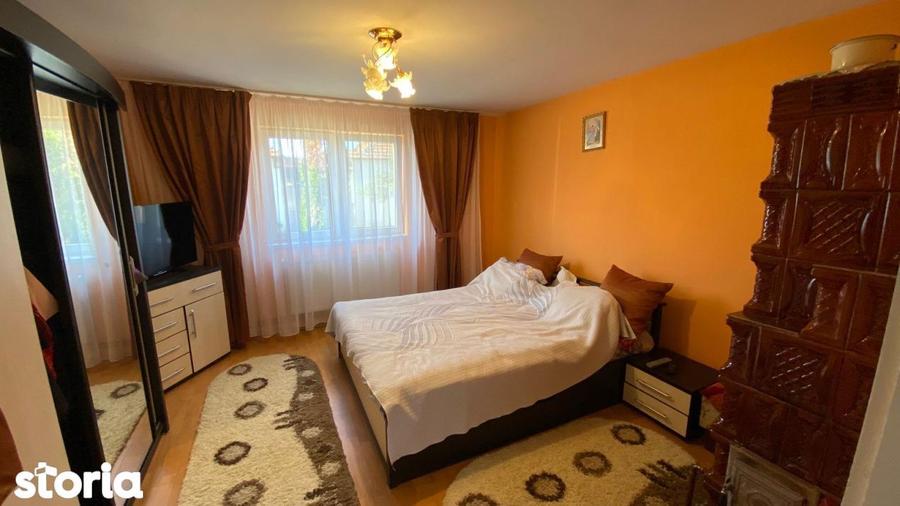 Casă cu 2 camere cu Teren 676 Mp în Sâmbăta