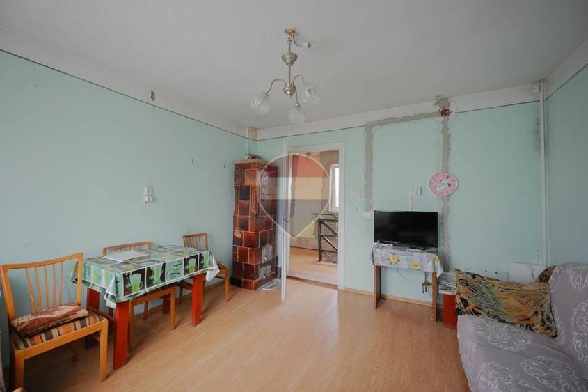 Casă individuală cu 3 camere cu Teren 200 Mp în Nojorid
