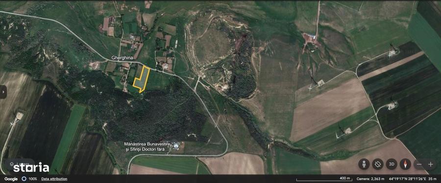 Teren de 10000 mp, în Gherghina