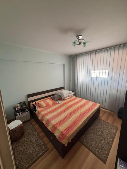 Apartament cu 3 camere decomandat, mobilat în Drumul Taberei