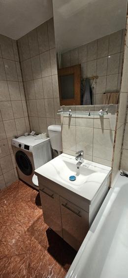 Apartament cu 3 camere decomandat în 13 Septembrie