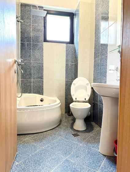 Apartament cu 2 camere decomandat, mobilat în Victoriei