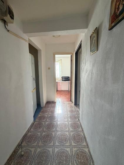Apartament cu 2 camere semidecomandat în Colentina