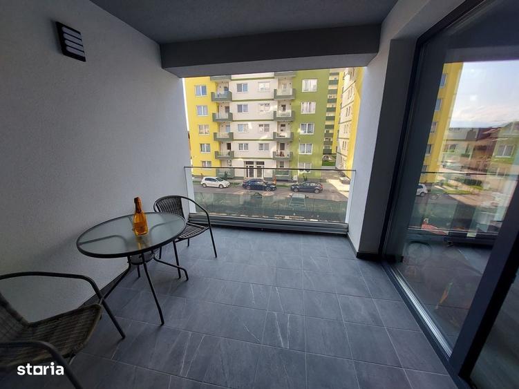 Apartament cu 2 camere decomandat în Tractorul