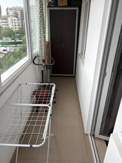 Apartament cu 2 camere semidecomandat, mobilat în Mihai Bravu