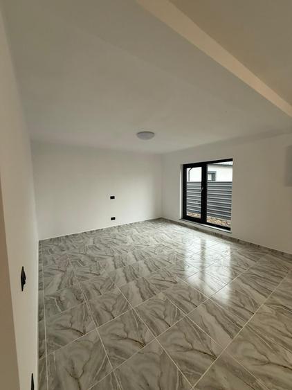 Casă individuală cu 3 camere cu Teren 400 Mp în Letea