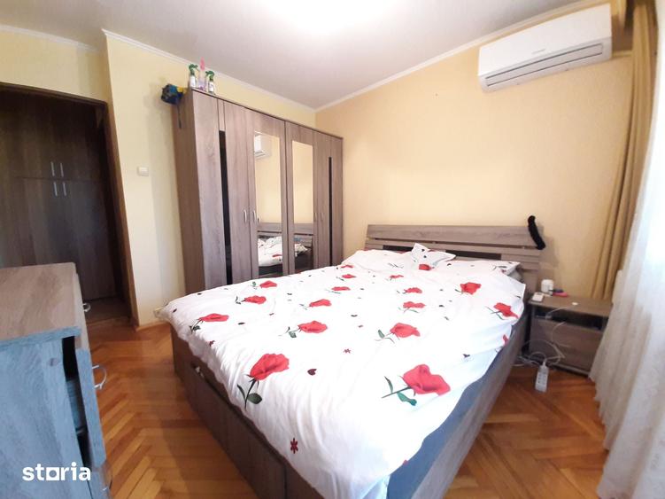 Apartament cu 3 camere decomandat în Micro 17