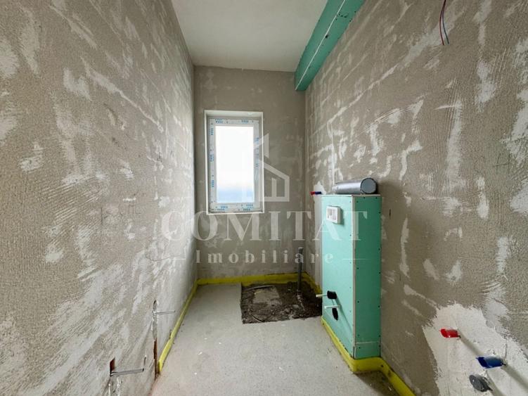 Apartament cu 3 camere semidecomandat în Dâmbul Rotund