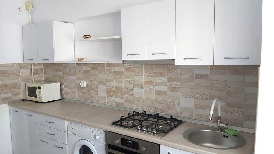Apartament cu 3 camere în Armeneasca