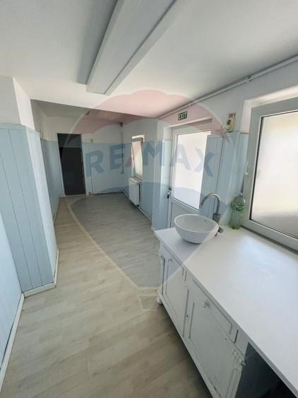 Casă individuală cu 3 camere cu Teren 160 Mp în Central