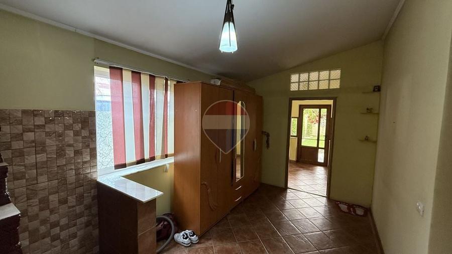 Casă cu 5 camere cu Teren 529 Mp în Găgești