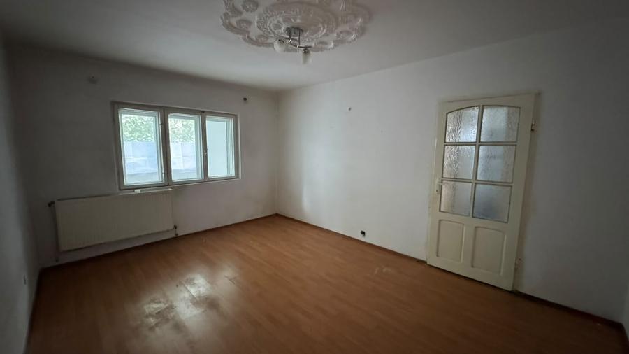 Apartament cu 2 camere semidecomandat în Sud