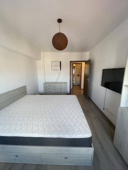 Apartament cu 3 camere decomandat, mobilat în Ultracentral