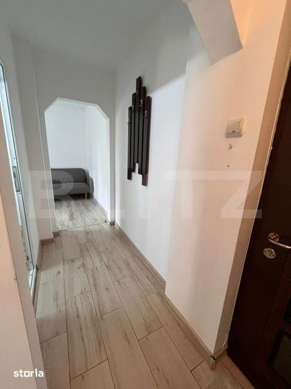 Apartament cu 3 camere semidecomandat în Gară