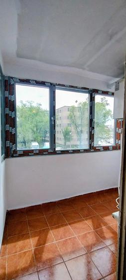 Apartament cu 2 camere decomandat în Nicolina