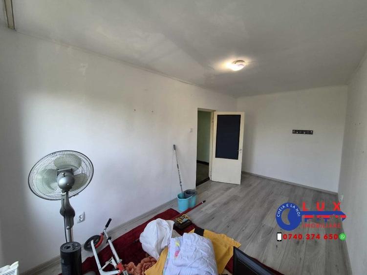 Apartament cu 3 camere decomandat în Babadag