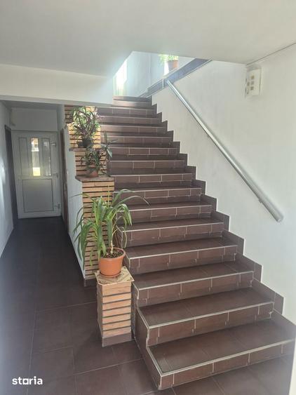 Casă cu 6 camere cu Teren 164 Mp în Stadion