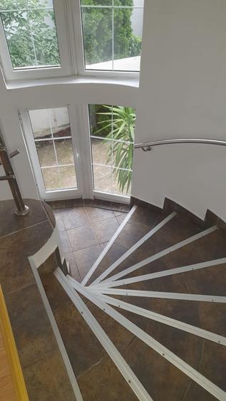 Casă individuală cu 4 camere cu Teren 144 Mp în Tolstoi