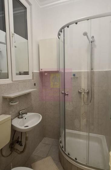 Garsonieră în Romană