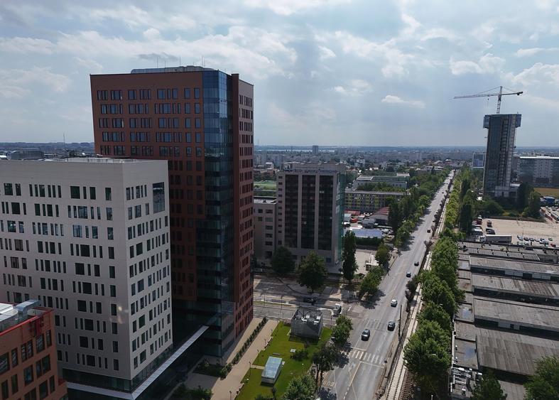 Birou, de 49,400 mp, în P-ta Presei Libere