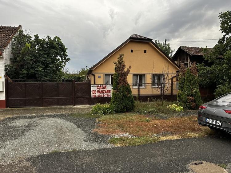 Casă cu 3 camere în Central