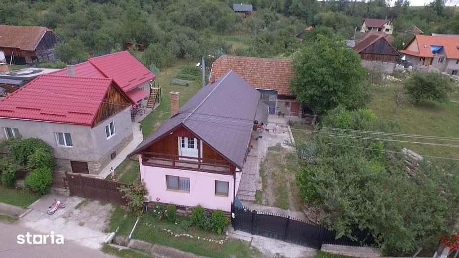 Casă cu 2 camere cu Teren 900 Mp în Brăișoru