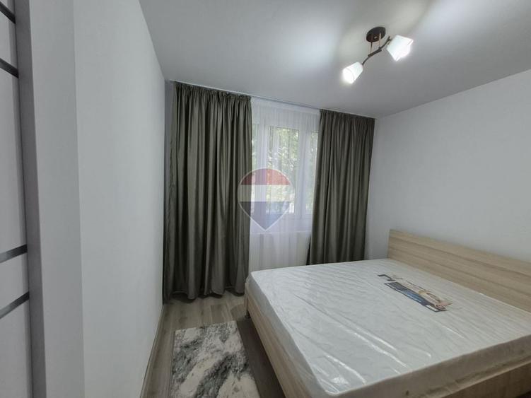 Apartament cu 3 camere semidecomandat, mobilat în Sălaj