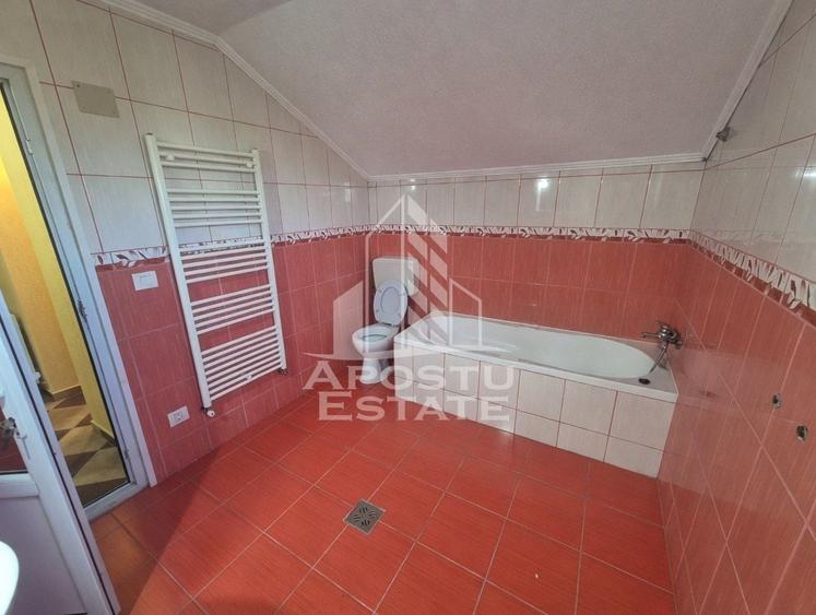 Casă individuală cu 5 camere cu Canalizare în Nord-Vest