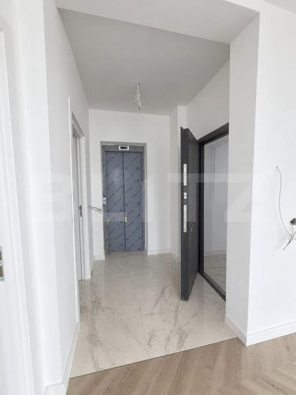 Penthouse cu 3 camere decomandat în Tractorul
