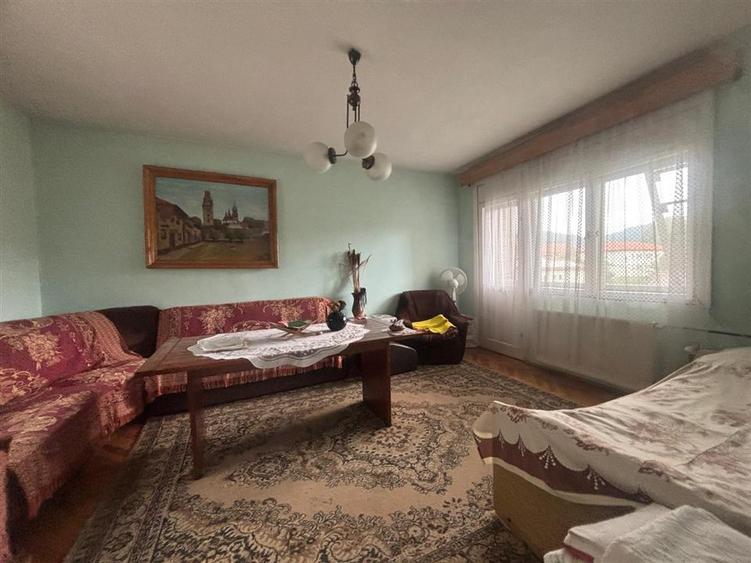 Casă cu 4 camere cu Teren 500 Mp în Ultracentral