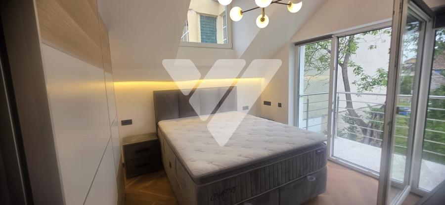 Apartament cu 3 camere decomandat, mobilat în Turnișor