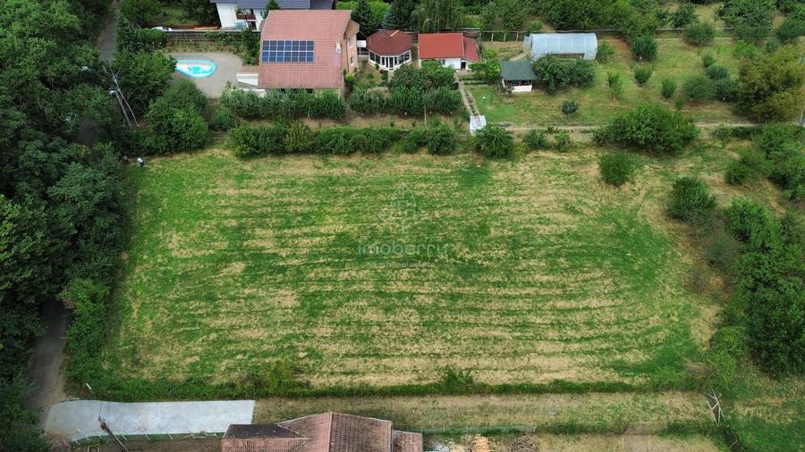 Teren Construcții intravilan de 1000 mp, în Lipia