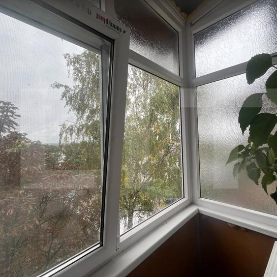 Apartament cu 4 camere decomandat, mobilat în Central