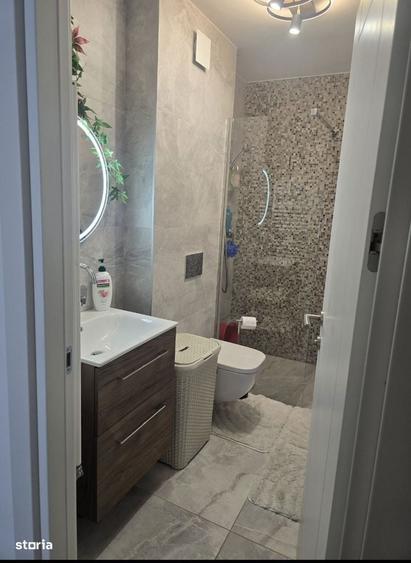 Apartament cu 3 camere decomandat în Străulești